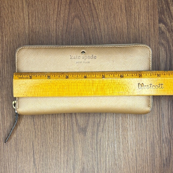 🔥🔥🔥Kate Spade Rose Gold Zip Wallet🔥🔥🔥 ***READ DESCRIPTION*** - Picture 13 of 16